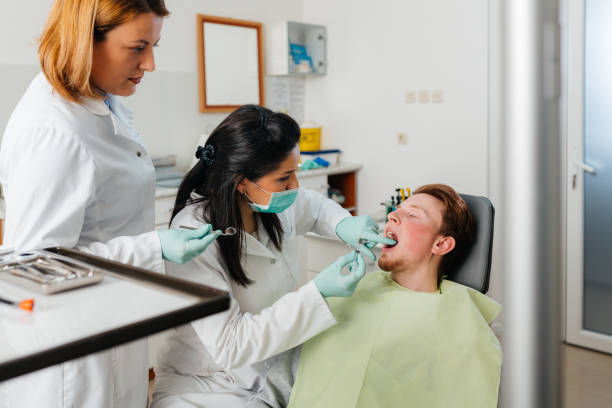 Best Emergency Tooth Extraction in Lake Riverside, CA